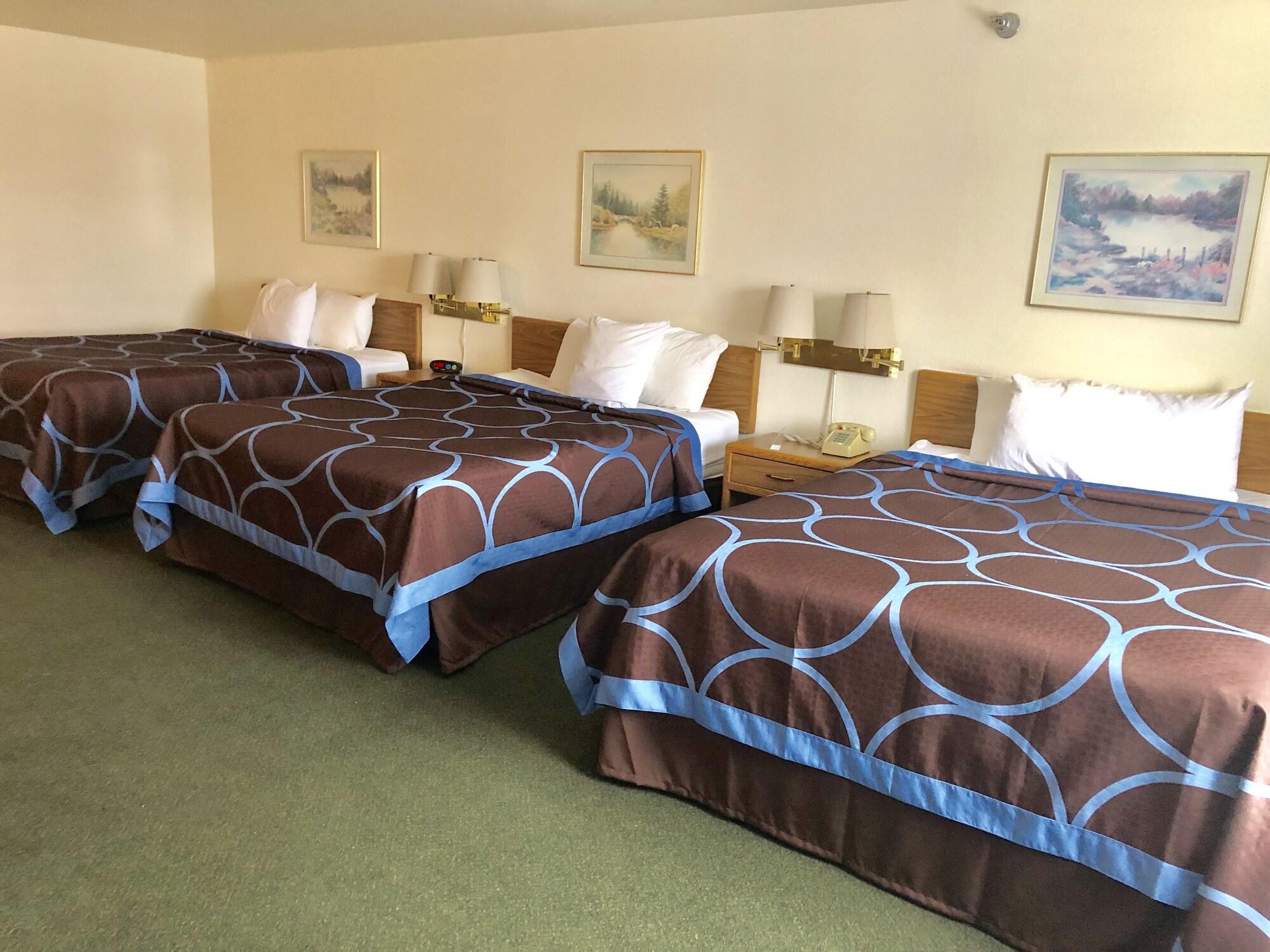 Super 8 By Wyndham Escanaba Eksteriør billede