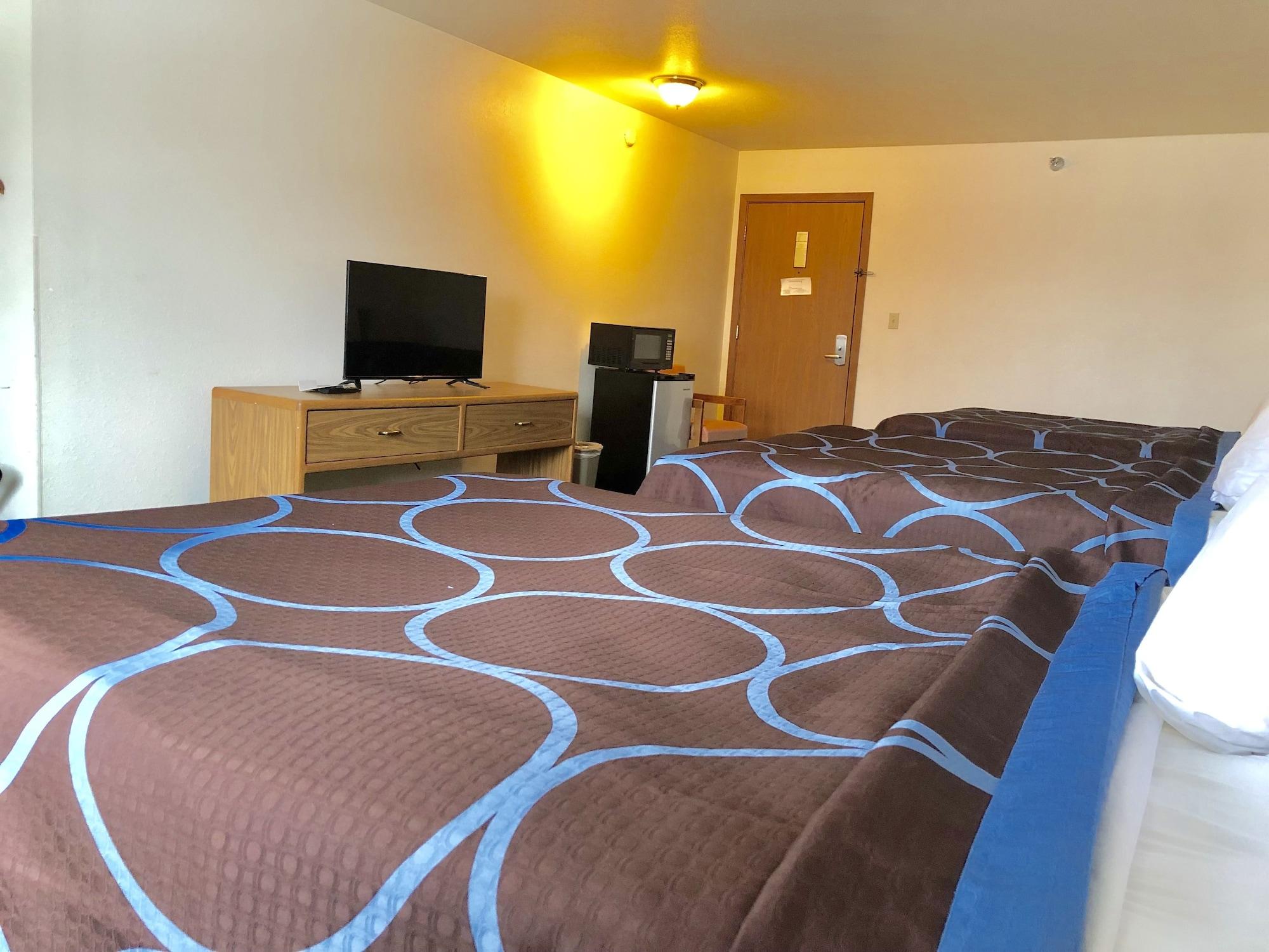 Super 8 By Wyndham Escanaba Eksteriør billede
