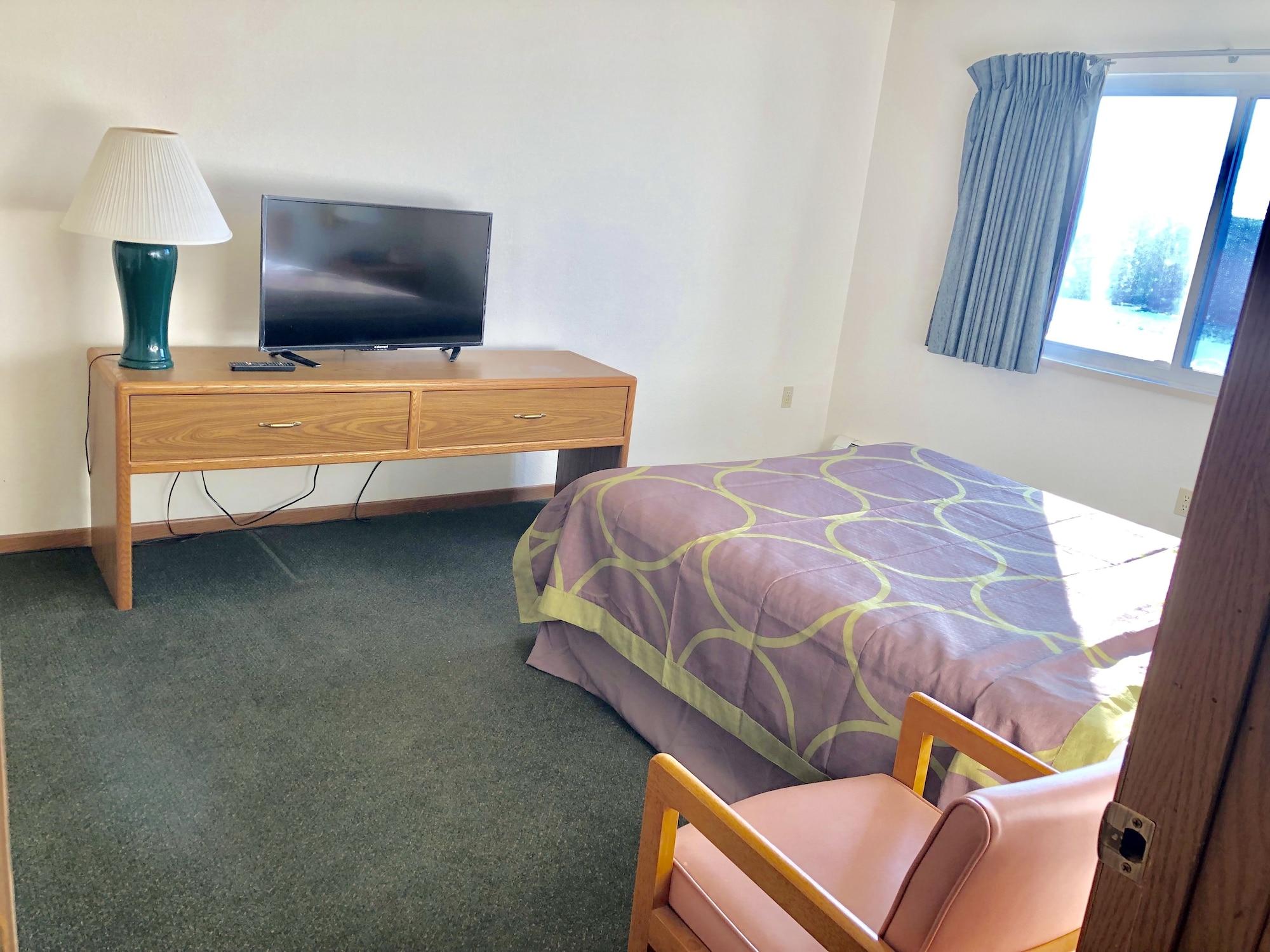 Super 8 By Wyndham Escanaba Eksteriør billede
