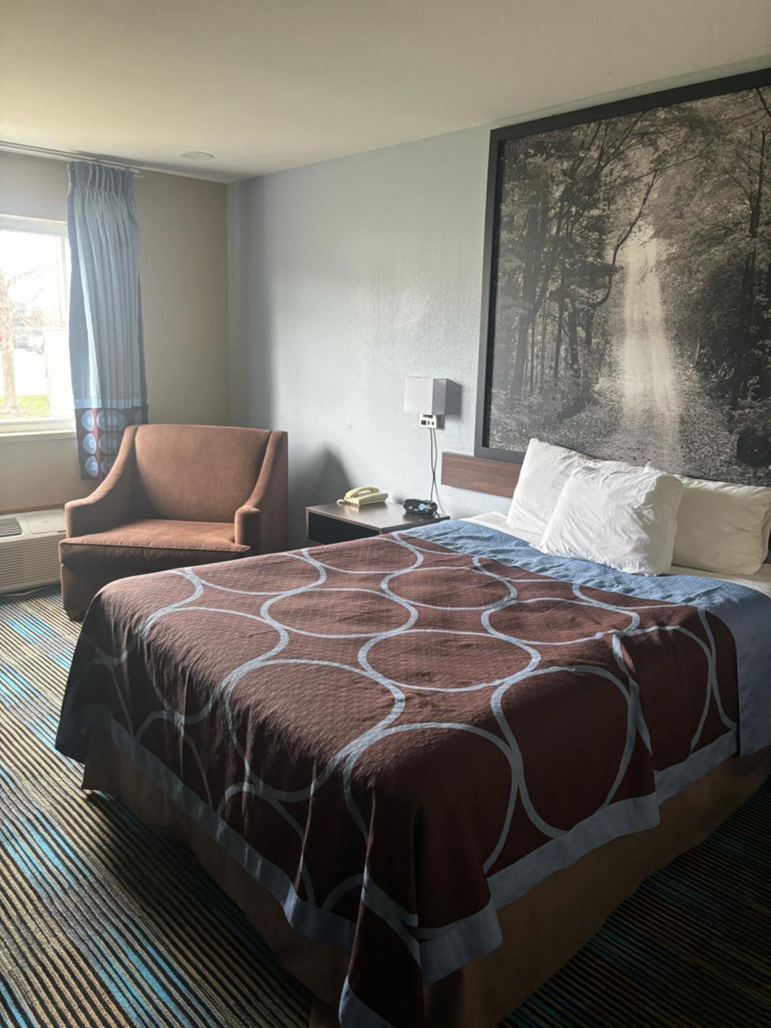 Super 8 By Wyndham Escanaba Eksteriør billede