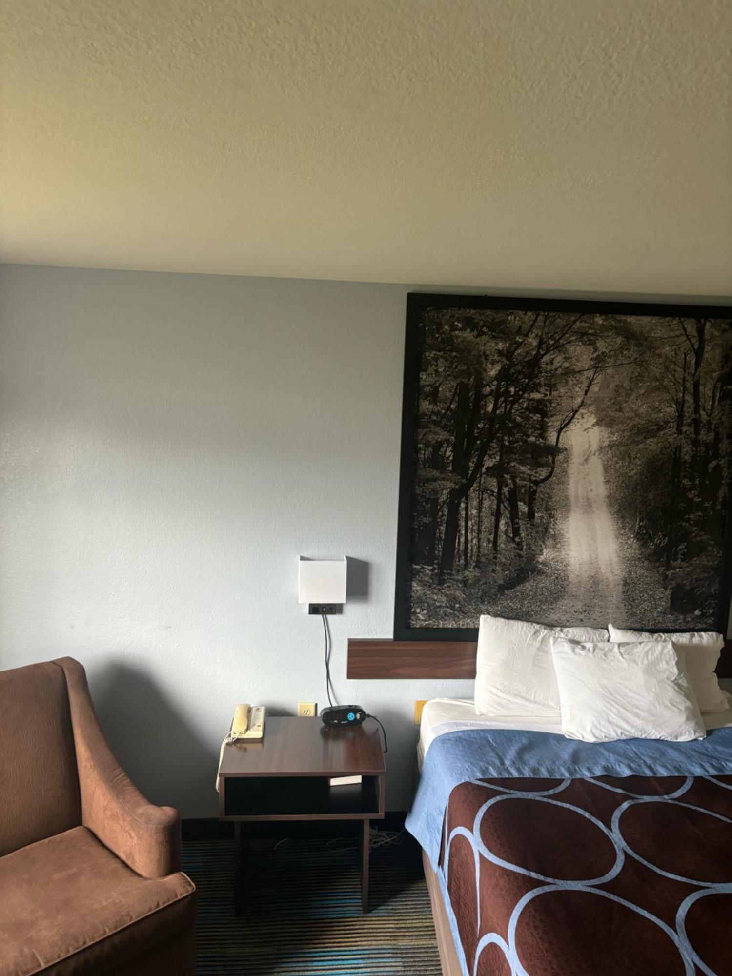 Super 8 By Wyndham Escanaba Eksteriør billede