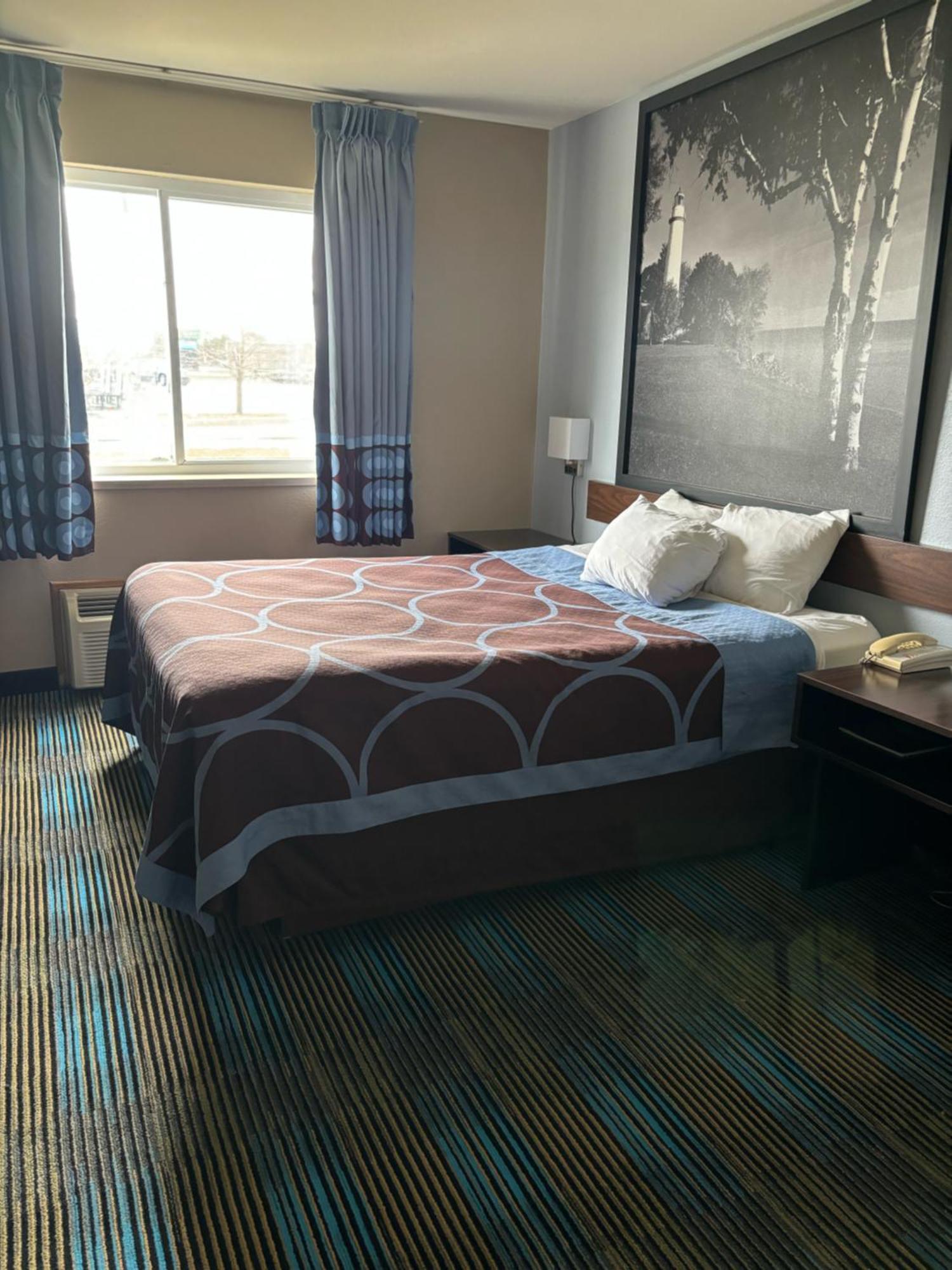Super 8 By Wyndham Escanaba Eksteriør billede
