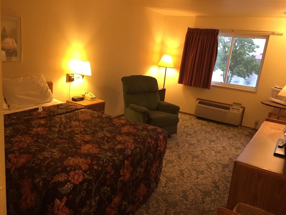 Super 8 By Wyndham Escanaba Eksteriør billede